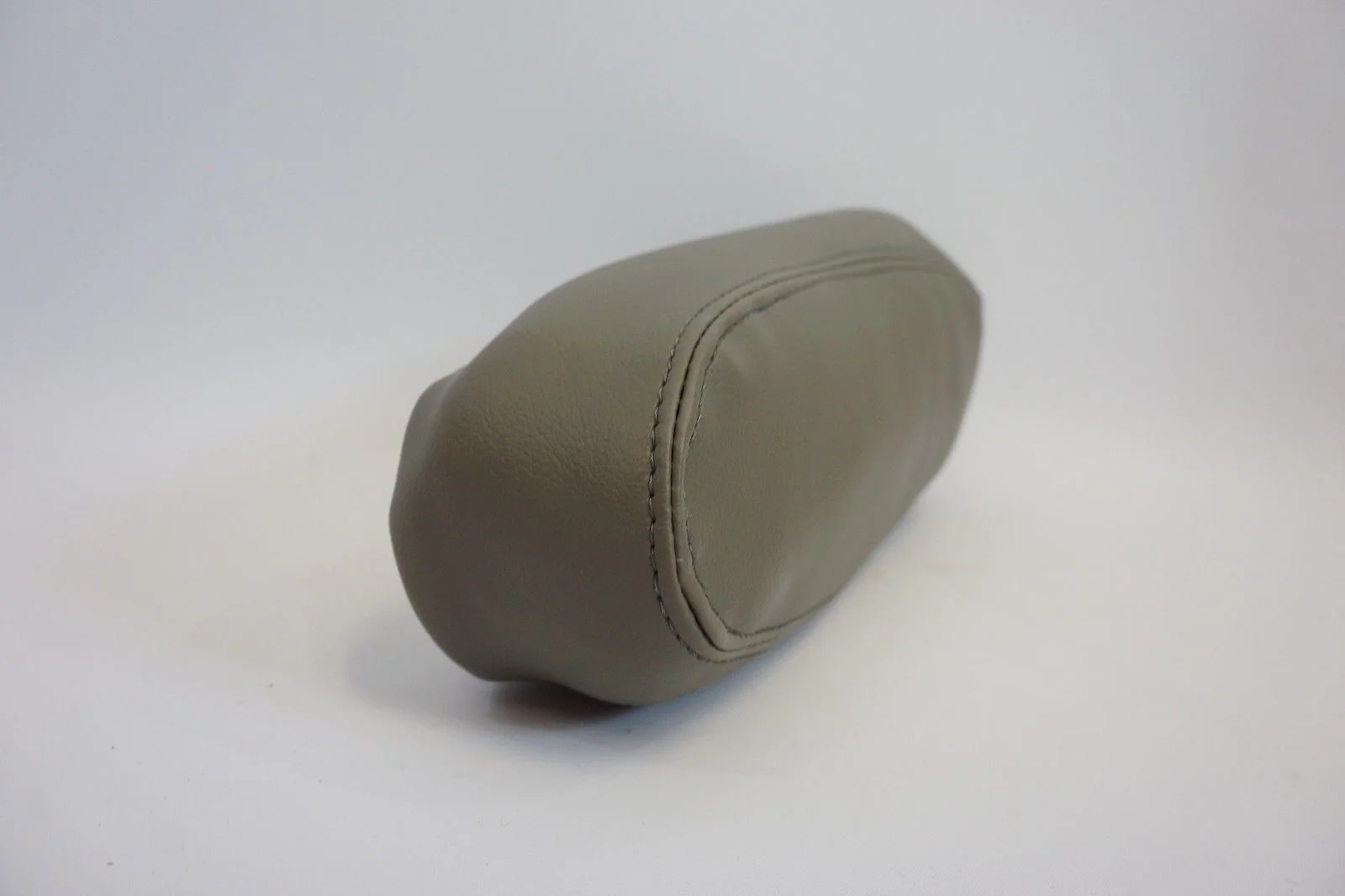 2000 To 2006 Chevy Tahoe Suburban & Silverado GMC Yukon Driver Armrest Cover Gray-922-122 - Image 3