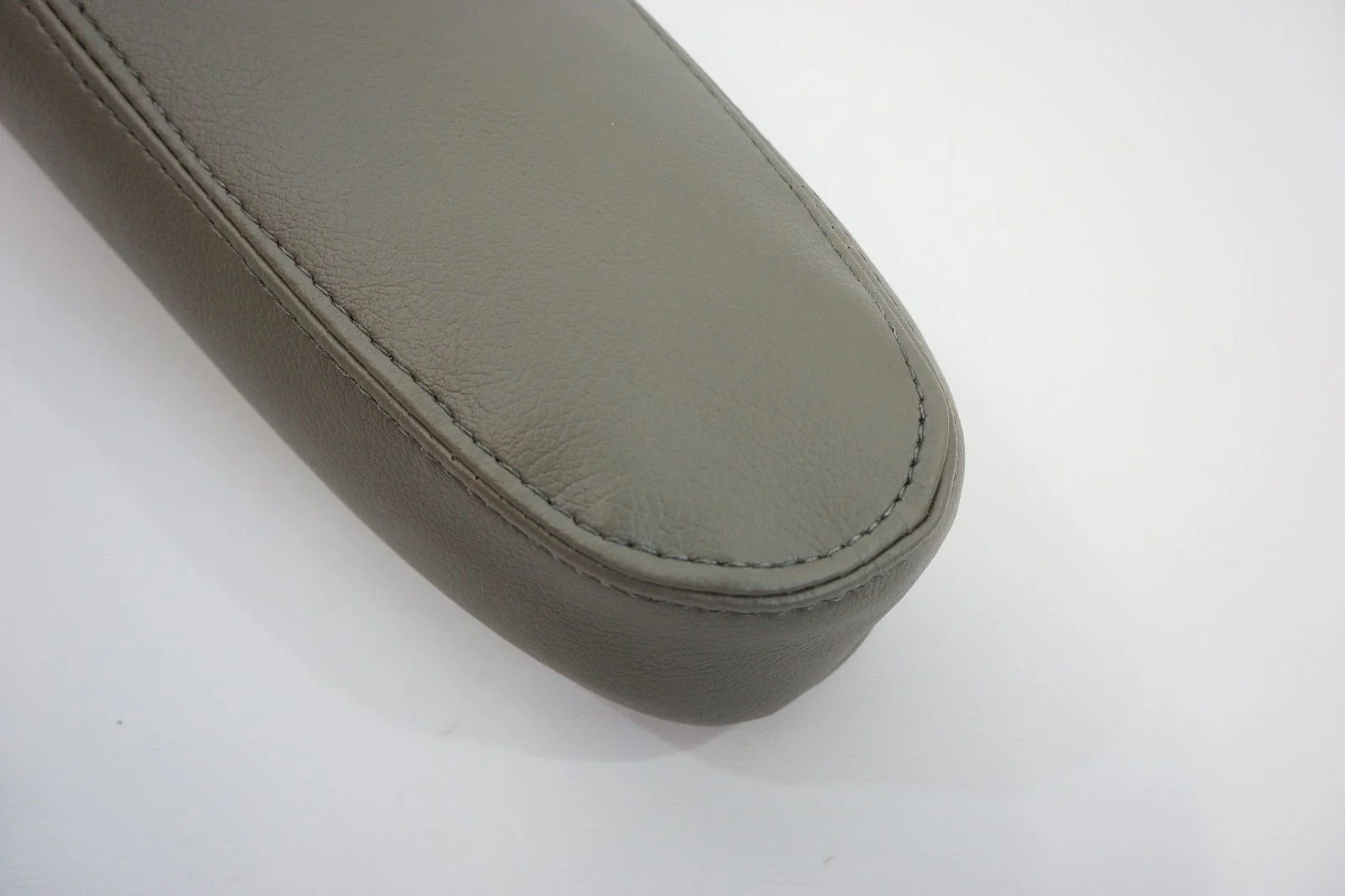 2000 To 2006 Chevy Tahoe Suburban & Silverado GMC Yukon Driver Armrest Cover Gray-922-122 - Image 6