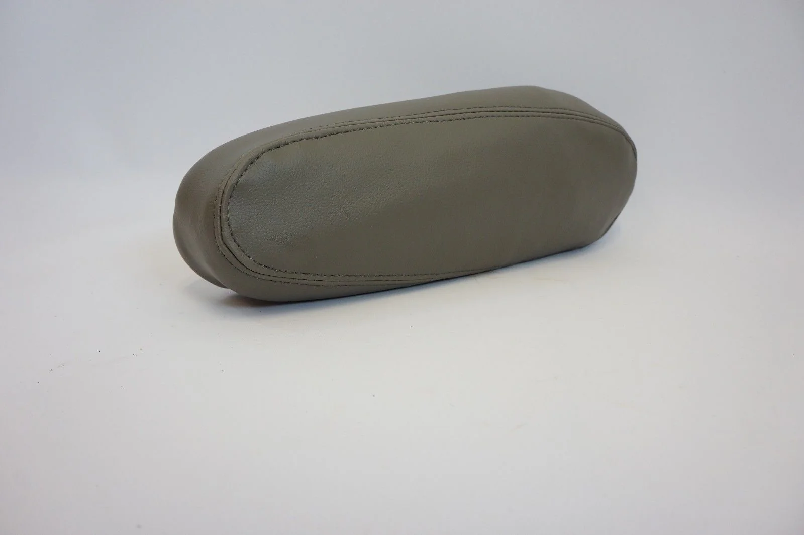 2000 To 2006 Chevy Tahoe Suburban & Silverado GMC Yukon Driver Armrest Cover Gray-922-122 - Image 7