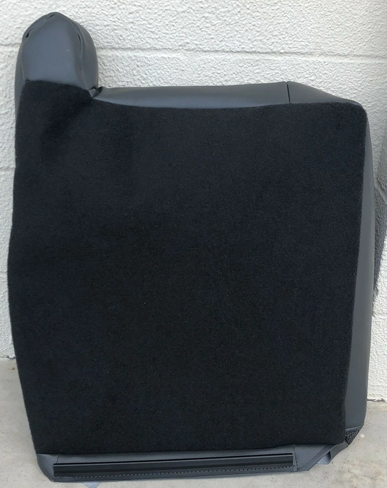 2003 2004 2005 2006 2007 GMC Sierra Cloth Seat Covers in Dark Gray - Image 15