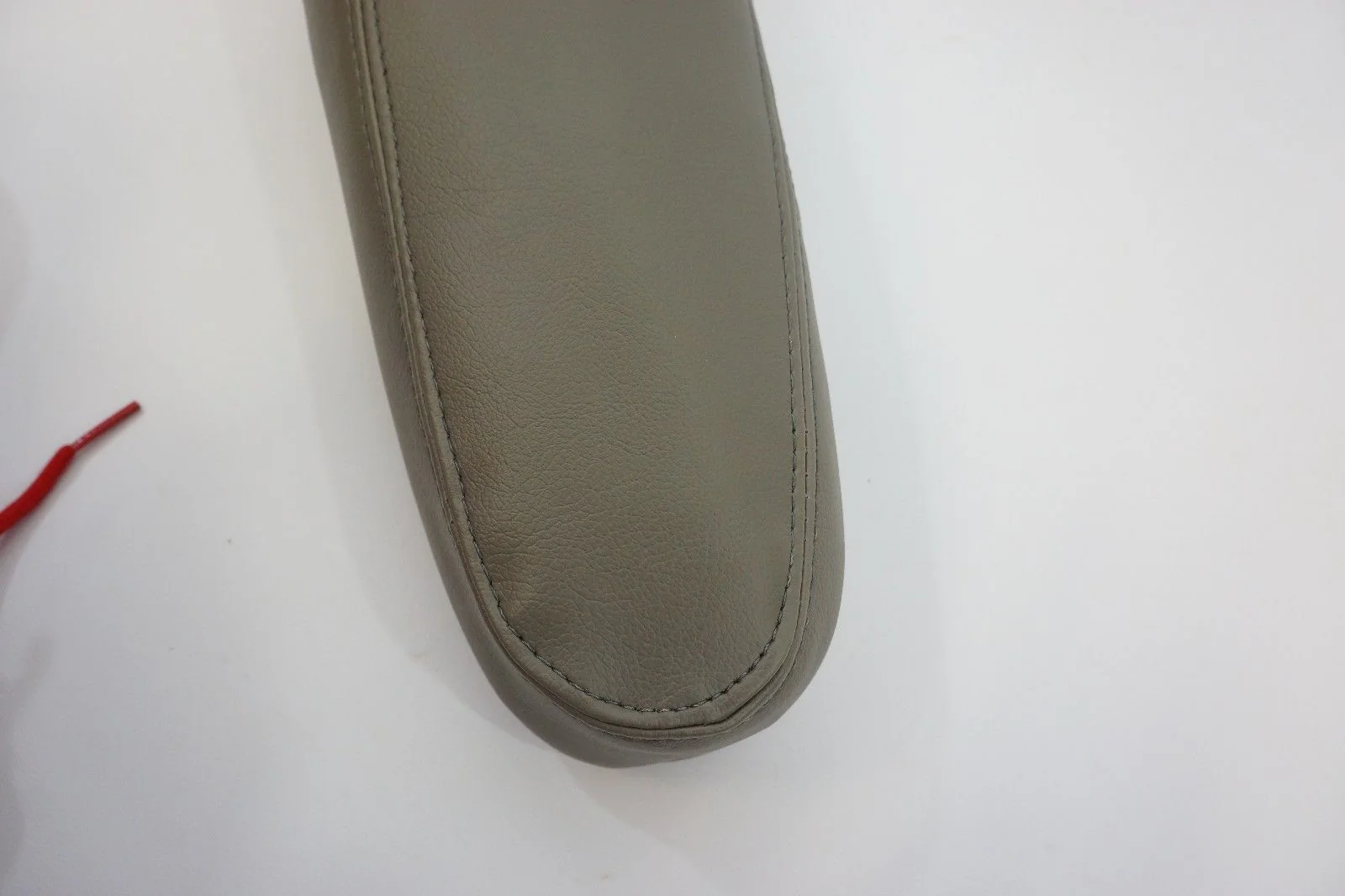 2003 To 2006 Chevy Tahoe Suburban & GMC Yukon Passenger Armrest Cover Gray # 922 - Image 4